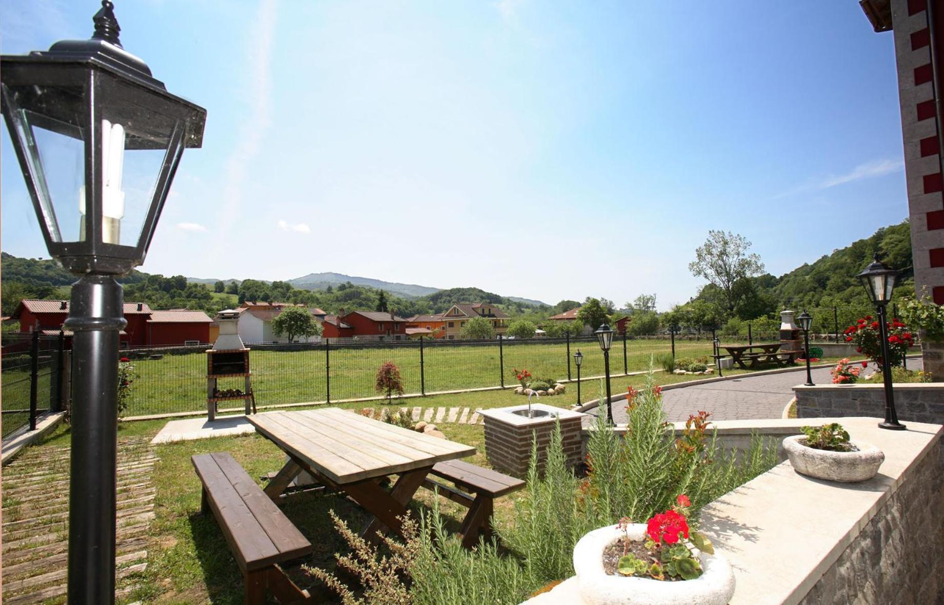 Apartamentos Rurales La Vina Onís Екстериор снимка