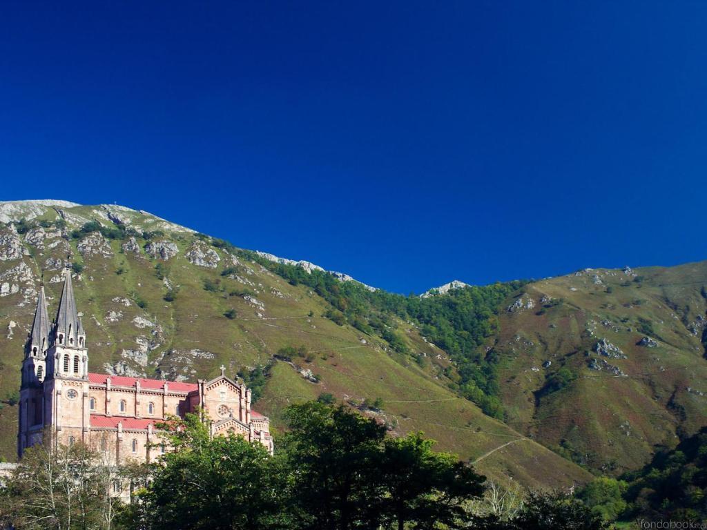Apartamentos Rurales La Vina Onís Екстериор снимка